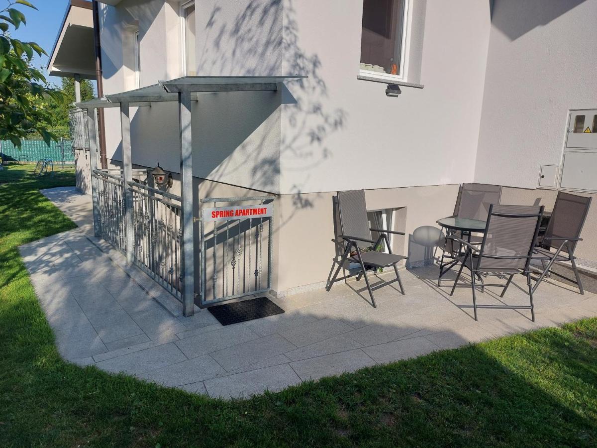 Apartamento Spring Apt With Garden And Free Secure Parking Domžale Exterior foto